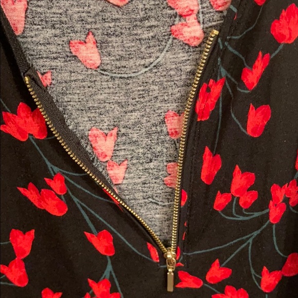 black tank top - Picture 3 of 4